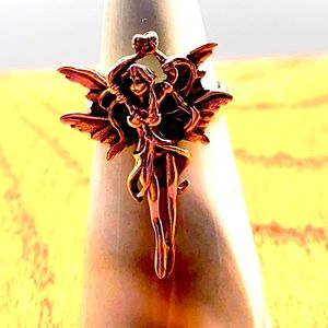 Very pretty sterling silver dancing fairy ring in size 8 🦋